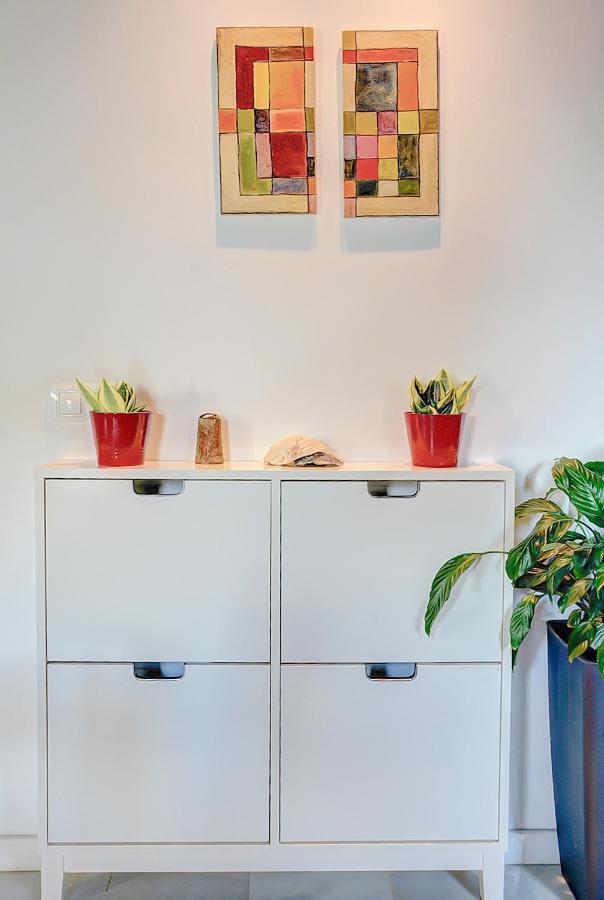 Moderm Center Aparment
